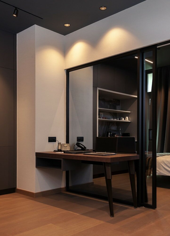 Фото Only Boutique and Suites