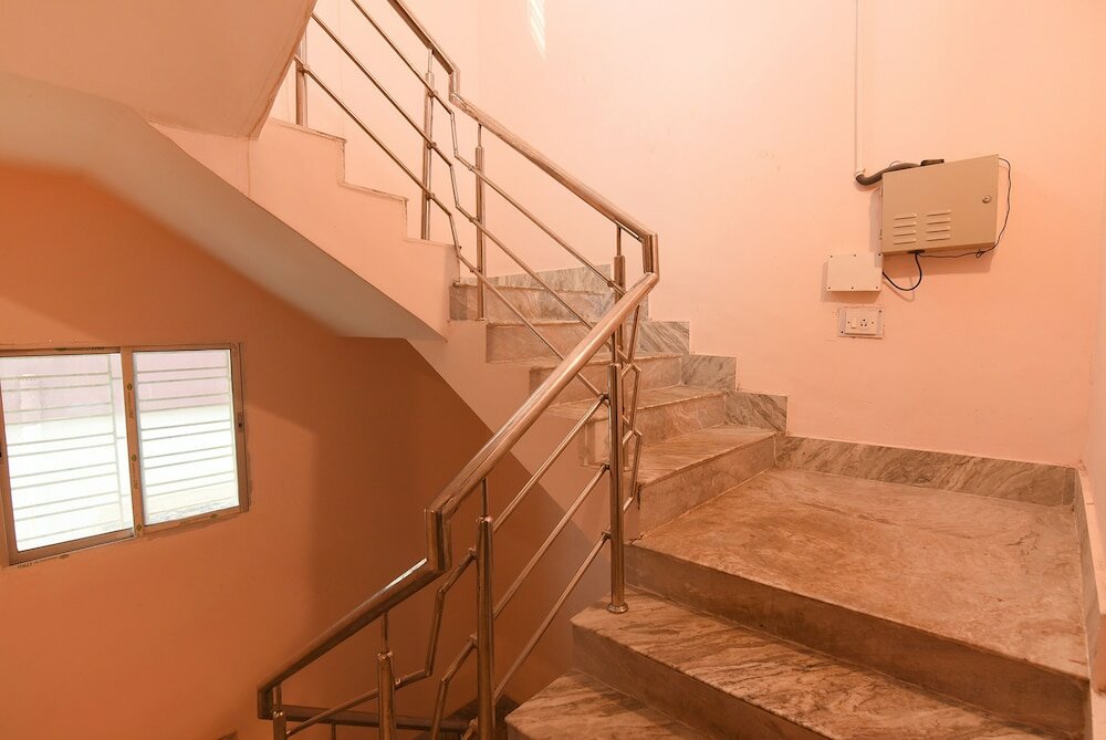 Фото Fabhotel Ashraya Inn