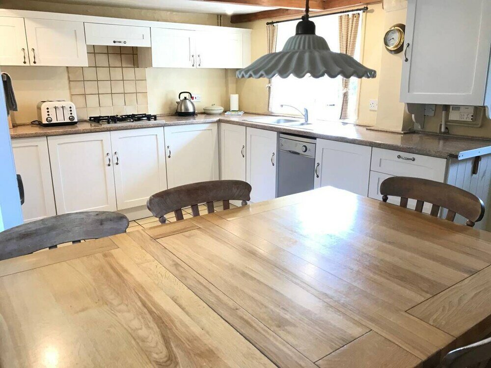 Фото Idyllic Riverside Cottage in Dorset