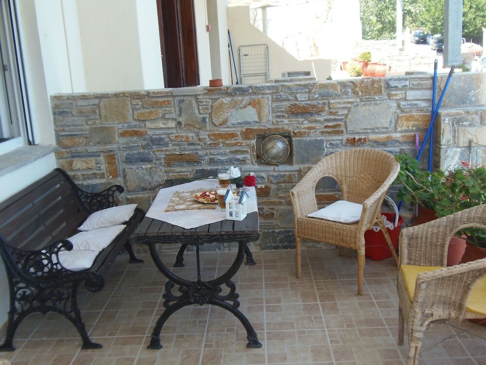 Фото Studios Milos Skopelos