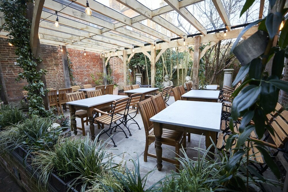 Фото Wykeham Arms