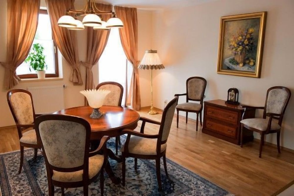 Фото Hotel Karpatsky Dvor