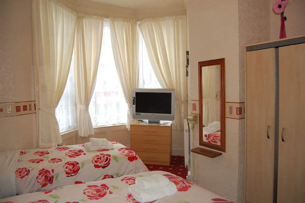 Фото The Fairview Hotel