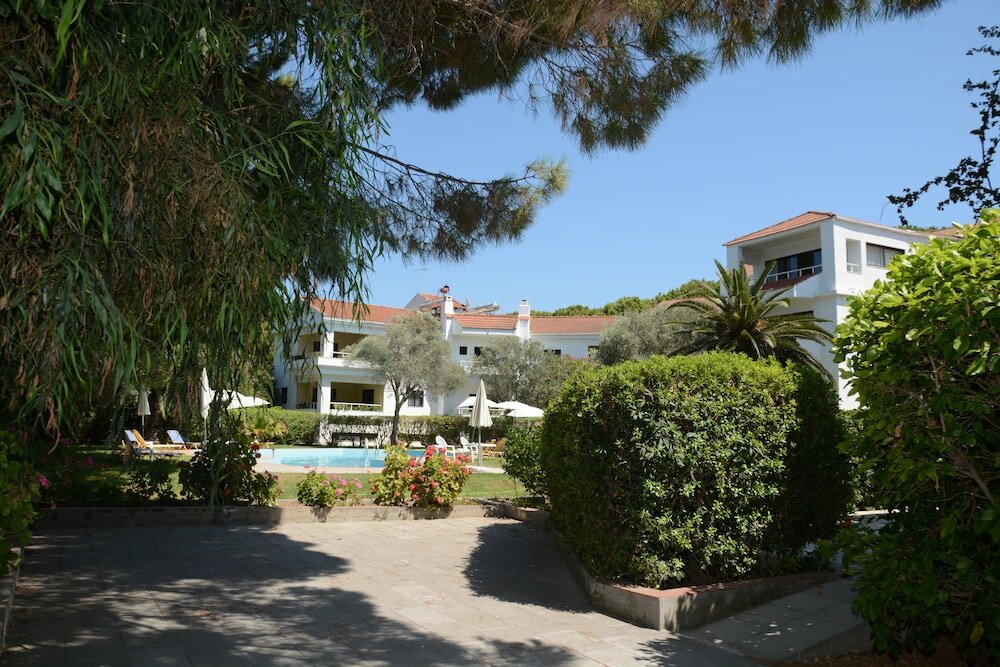 Фото Niki Hotel Apartments