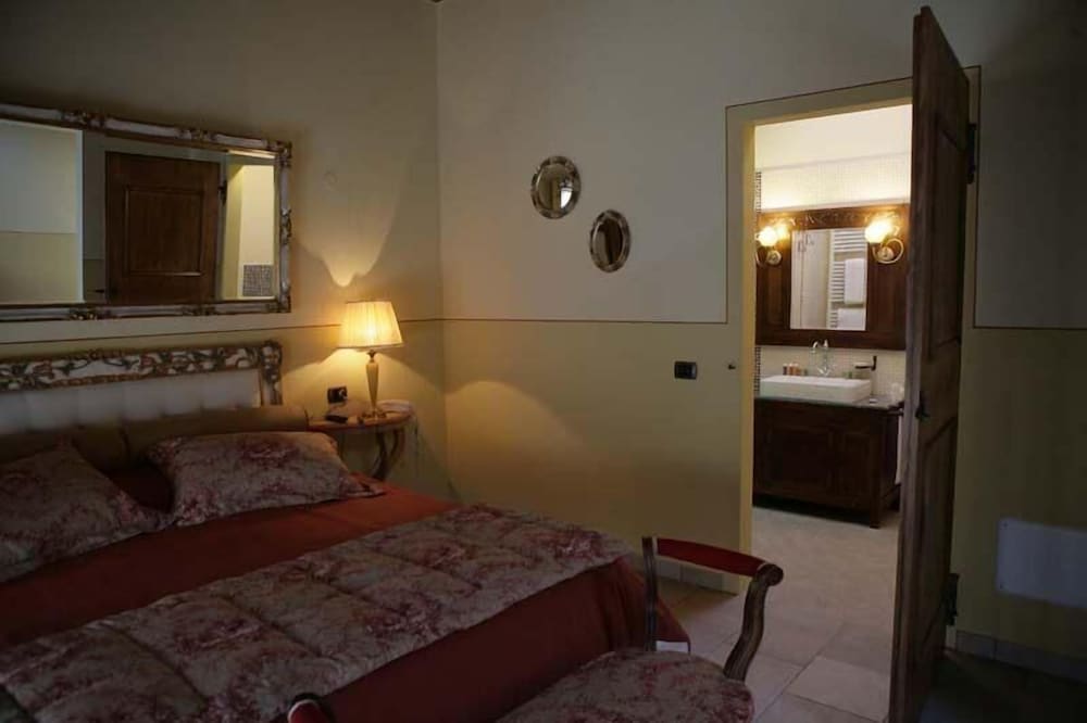 Фото Otto Ducati d'Oro