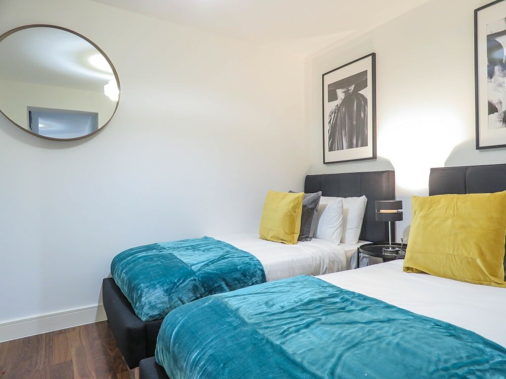 Фото Tudors eSuites Birmingham City Centre Apartments near Gas Street Basin