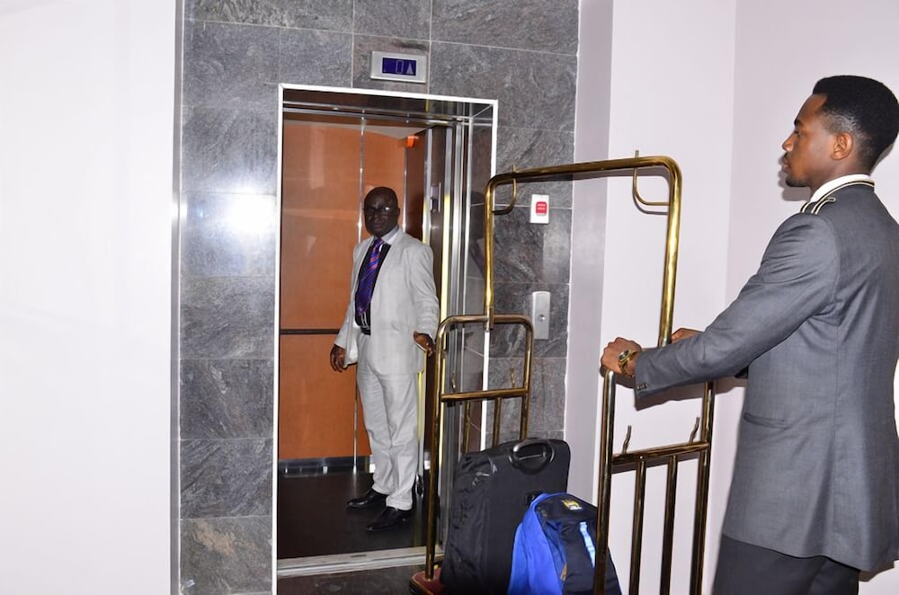 Фото Marvel Hotel Suites