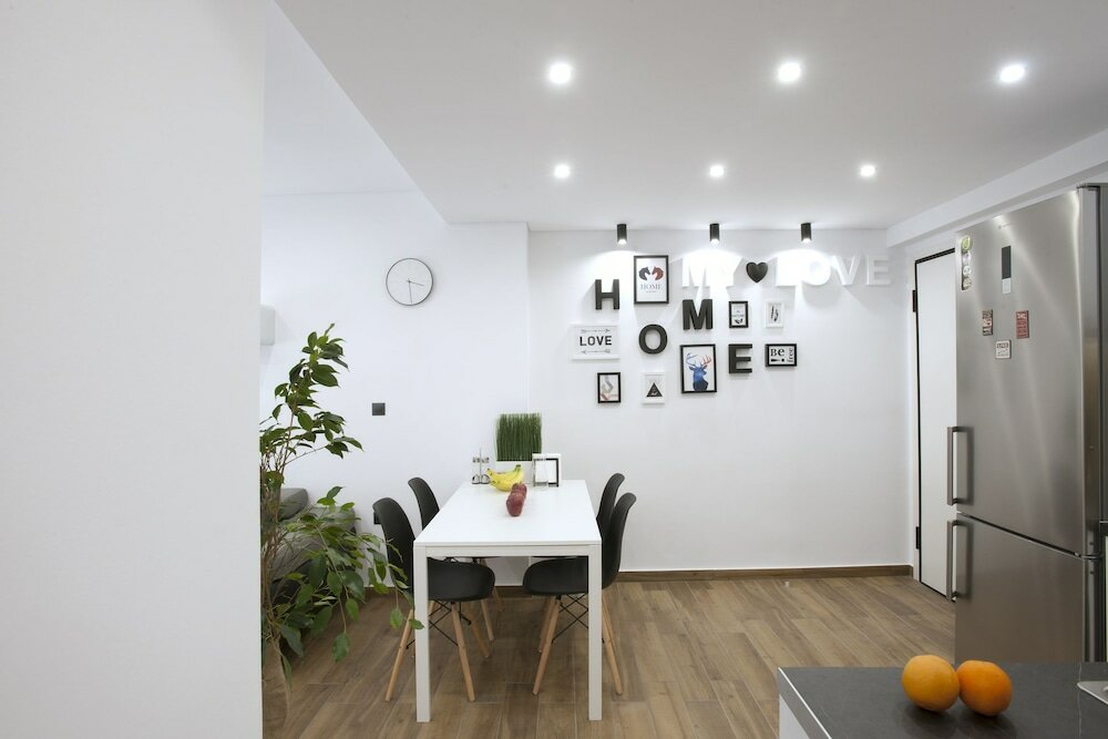 Фото Α Koukaki, Modern Newly Refurbished Apartment