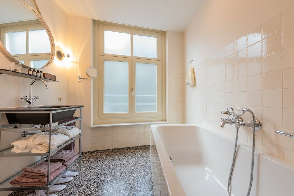 Фото Hotel V Nesplein