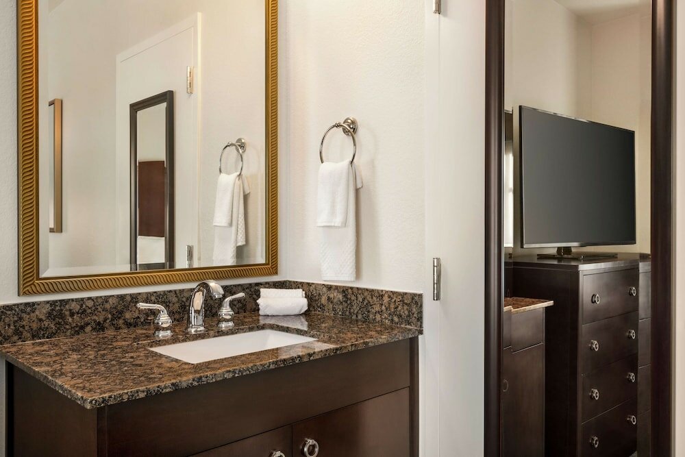 Фото Embassy Suites by Hilton Orlando Lake Buena Vista South