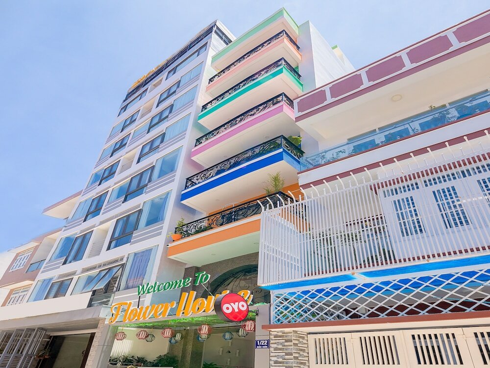 Фото Oyo 1028 Flower House Apartment