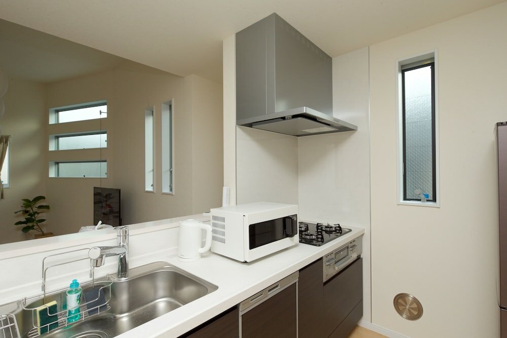 Фото Nishi-Sugamo Guest House. 2min to Nishi-Sugamo Sta. 13min to Ikebukuro Sta