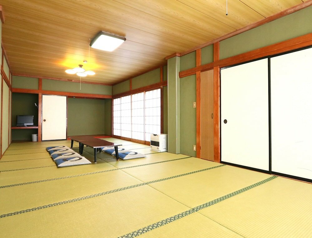 Фото Sports Inn Aoyama Dori