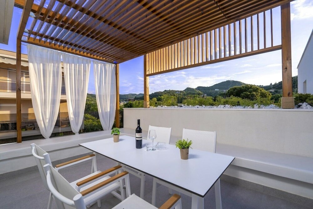 Фото Mirablue Luxury Residences