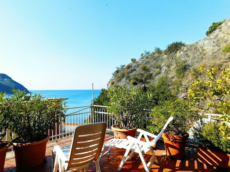 Гостиница Fantastica Vista Mare в Леванто