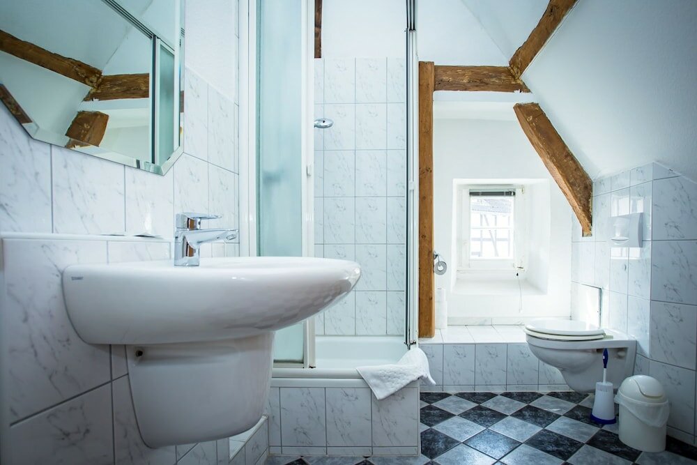 Фото Hotel & Restaurant Ratskeller Nideggen