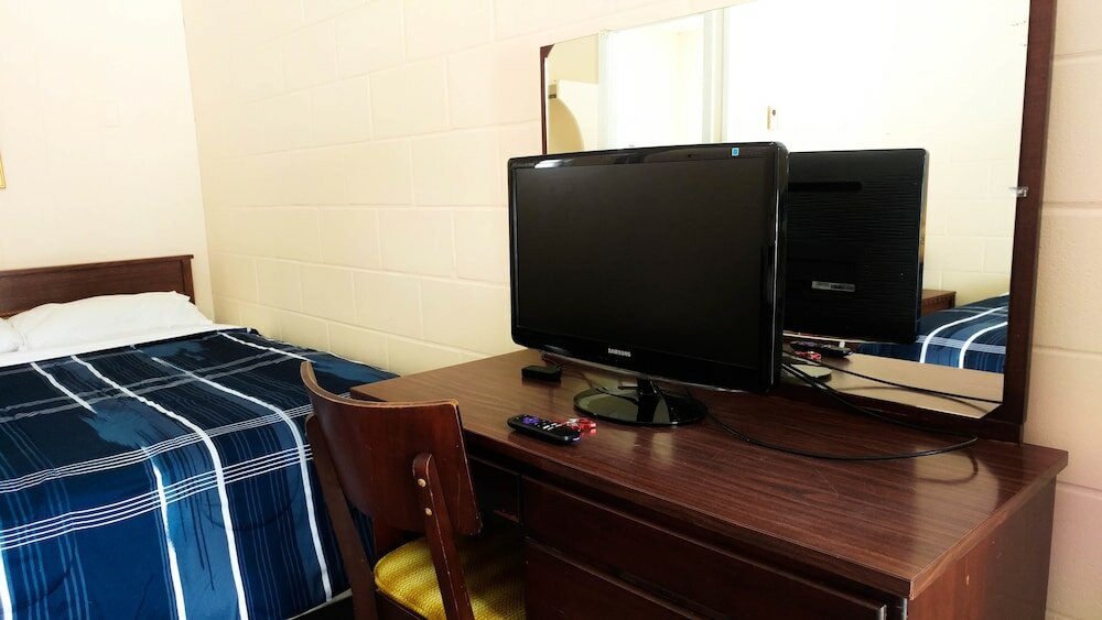 Фото The Shawville Hotel