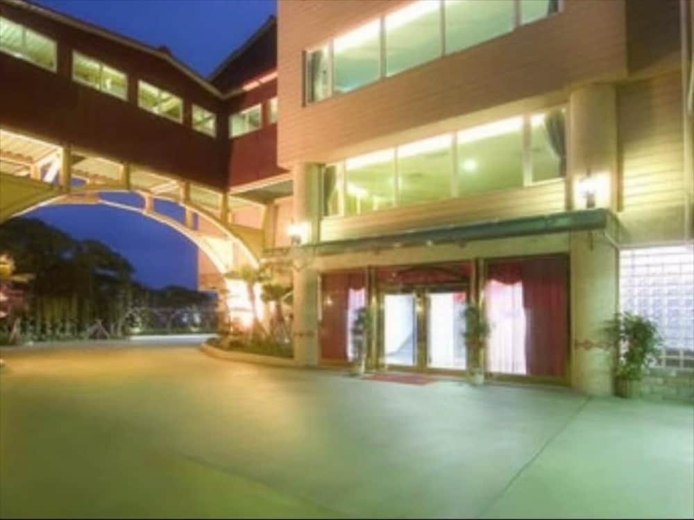 Фото отеля 2