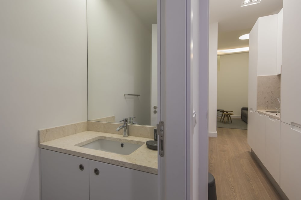 Фото High Ceiling Duplex Apt Cais do Sodre