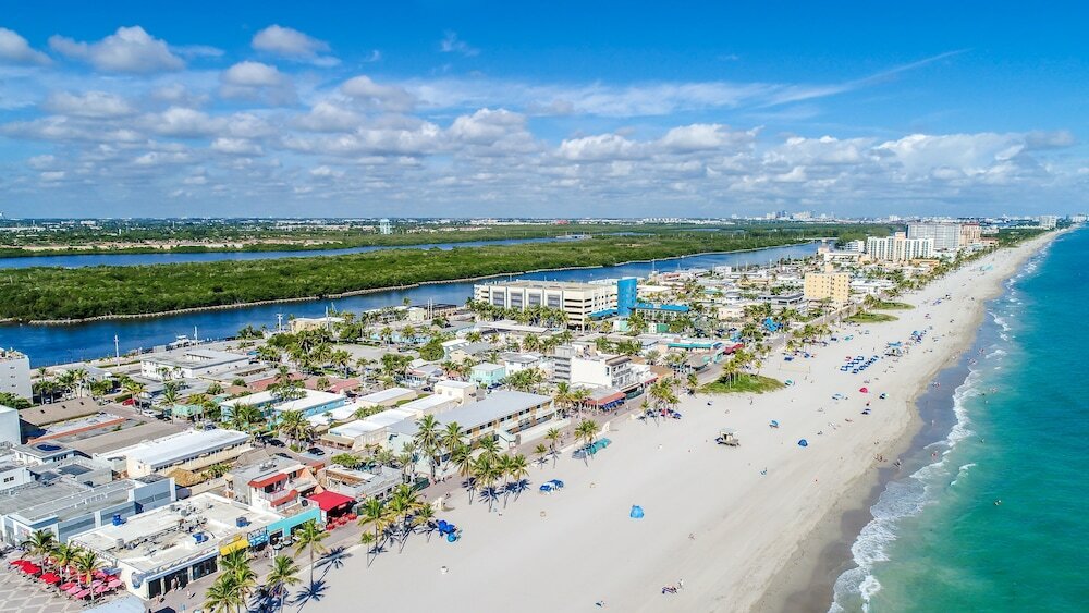 Фото Beach Inn by DesignedVR