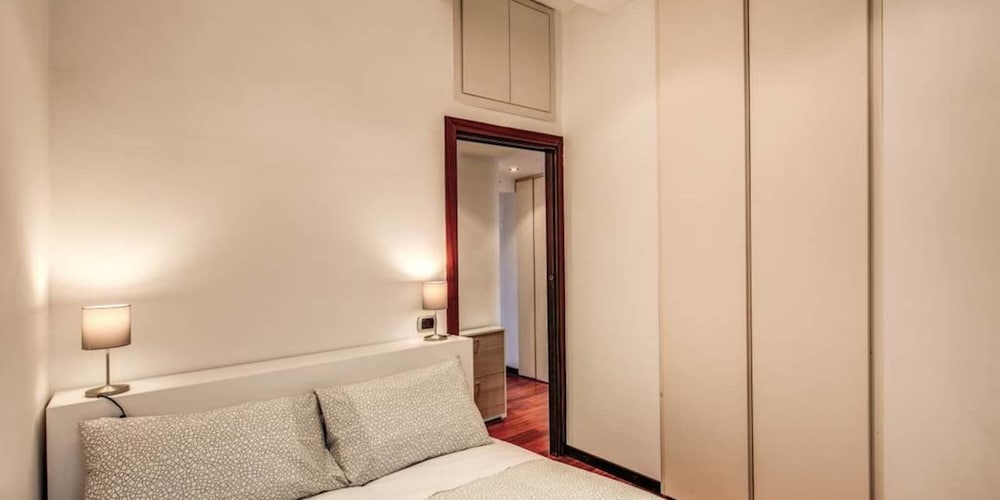 Фото Attic terrace with St Peter's Dome View