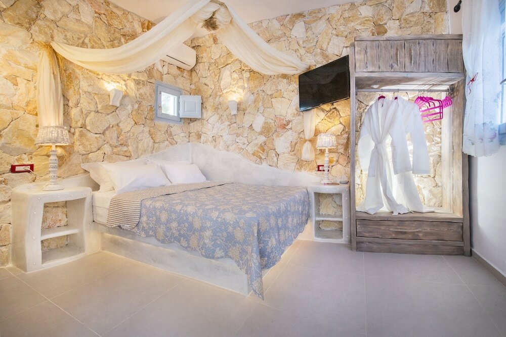 Фото Starlight Luxury Seaside Villa & Suites