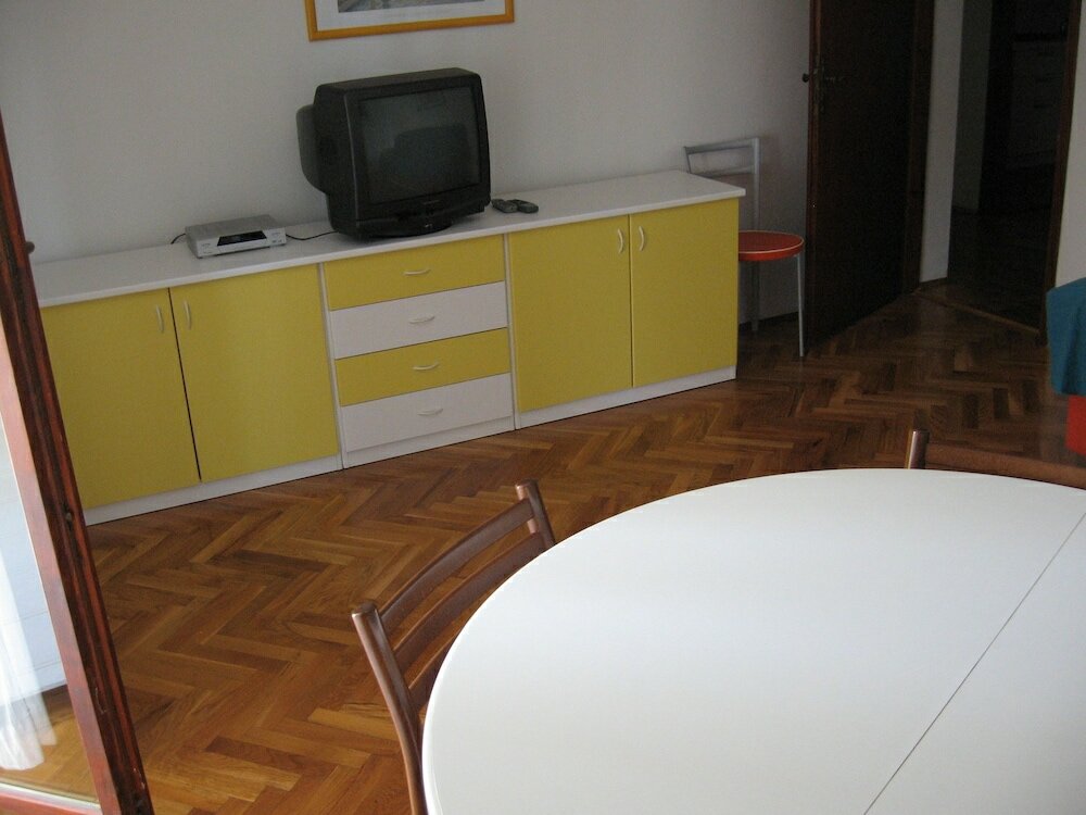 Фото Six Person Apartment With 2 Bedrooms Near the Beach in Pjescana Uvala