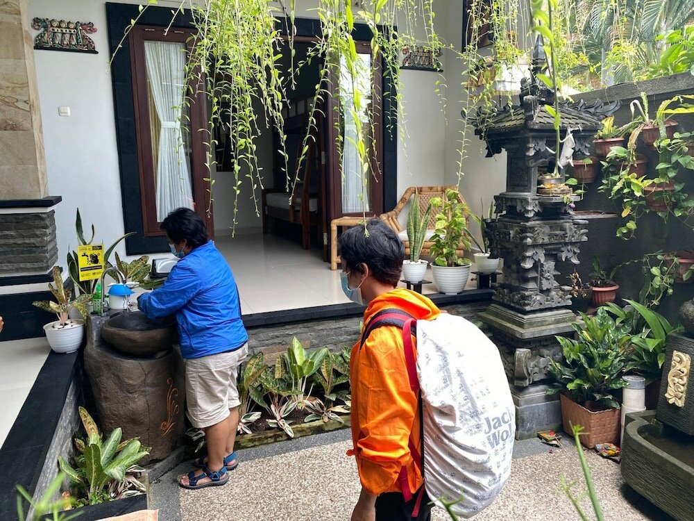 Фото Suwardika Homestay and Dormitory - Hostel