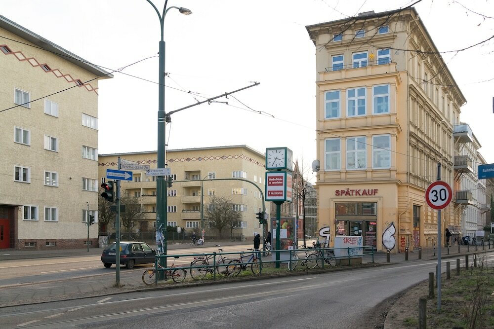 Фото отеля 2