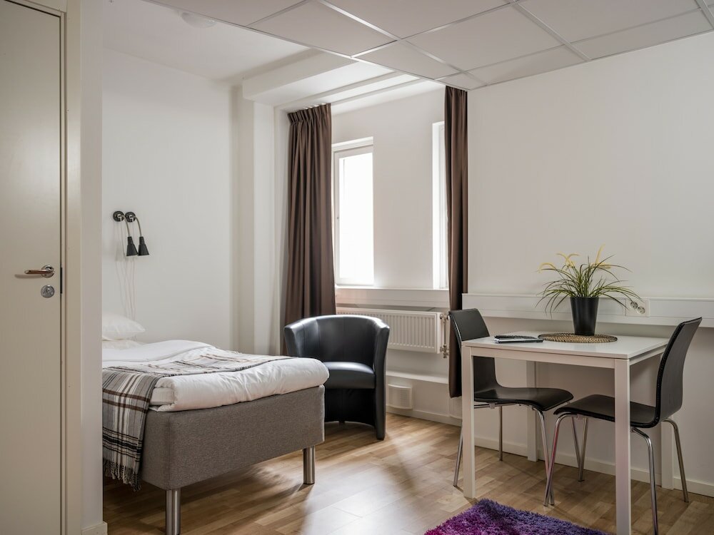 Фото Slagsta Gate Hotell