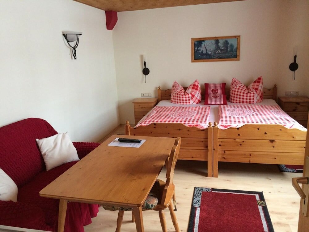 Фото Pension Zum Bauernstübl