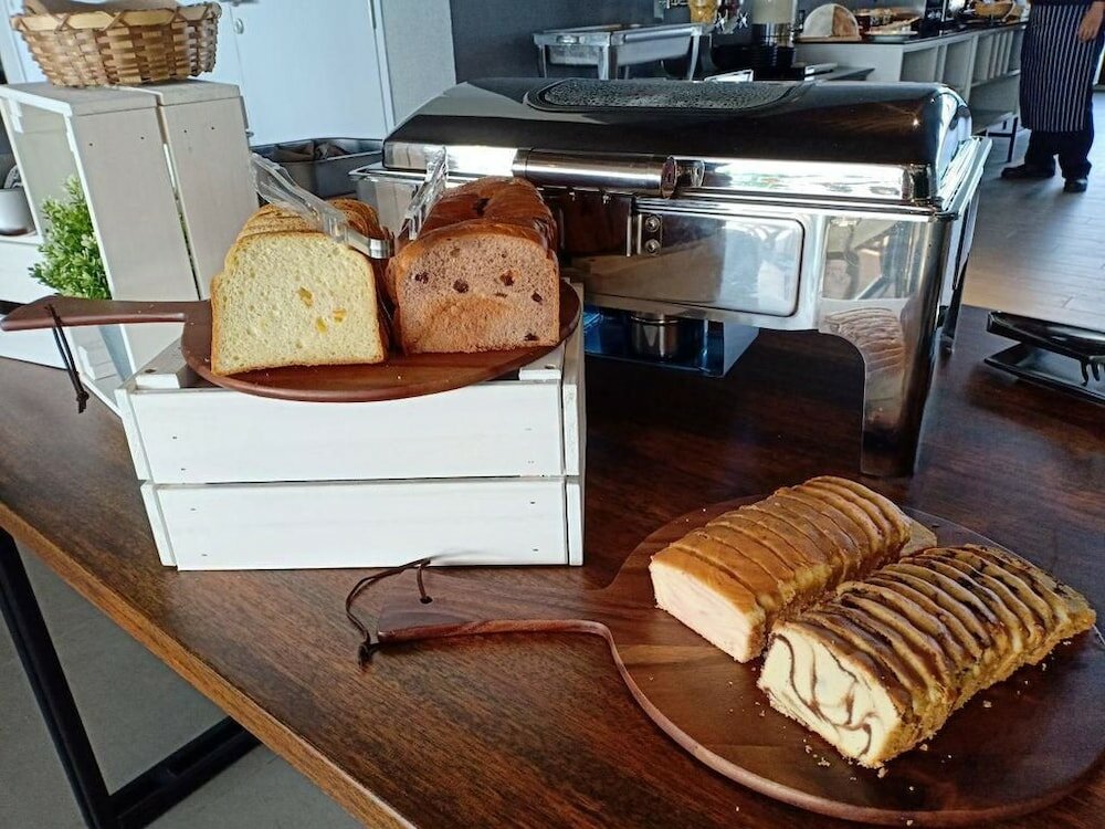 Фото Expressionz Professional Suites by iHost Homes 2