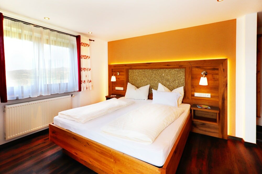 Фото Wandern und Wohlfühlpension Schuasterhof