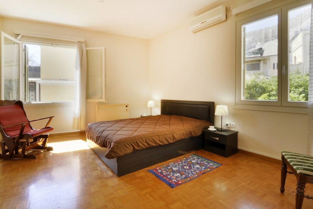 Фото Historic Plaka Apartments