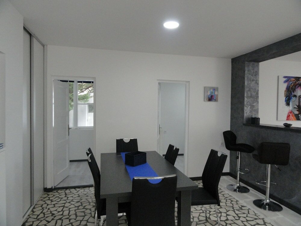 Фото Petrovac Holiday House with pool