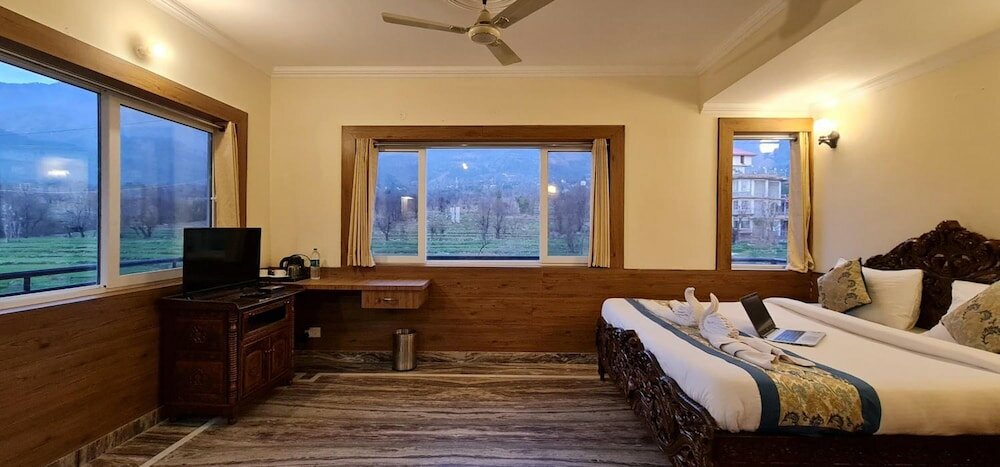 Фото Samdupling Himalayan Brothers