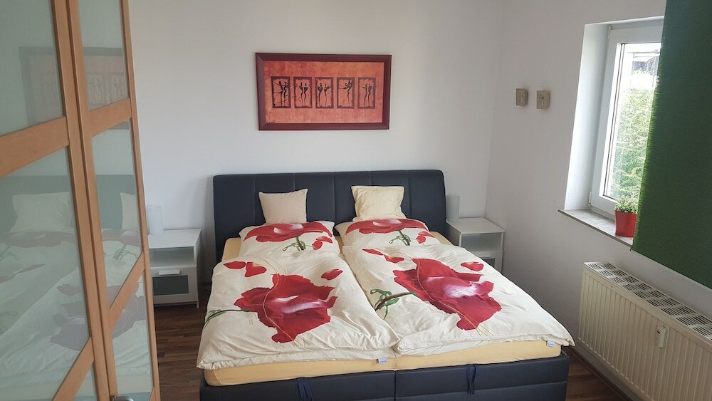 Фото Großzügiges Zweiraumapartment Troisdorf