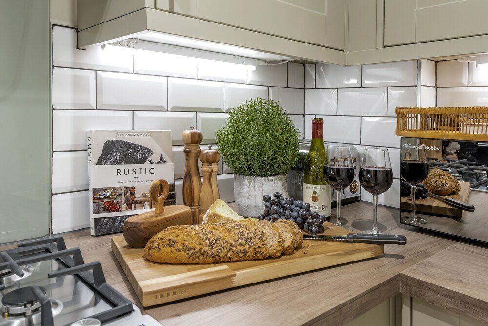 Фото Superior Stays Luxury Apartments - Bath City Centre