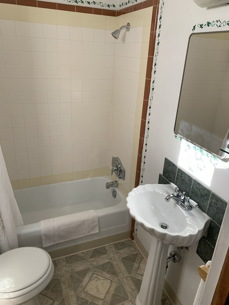 Фото Sugarloaf Mountain Motel