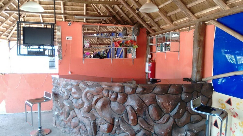 Фото United Motel Entebbe