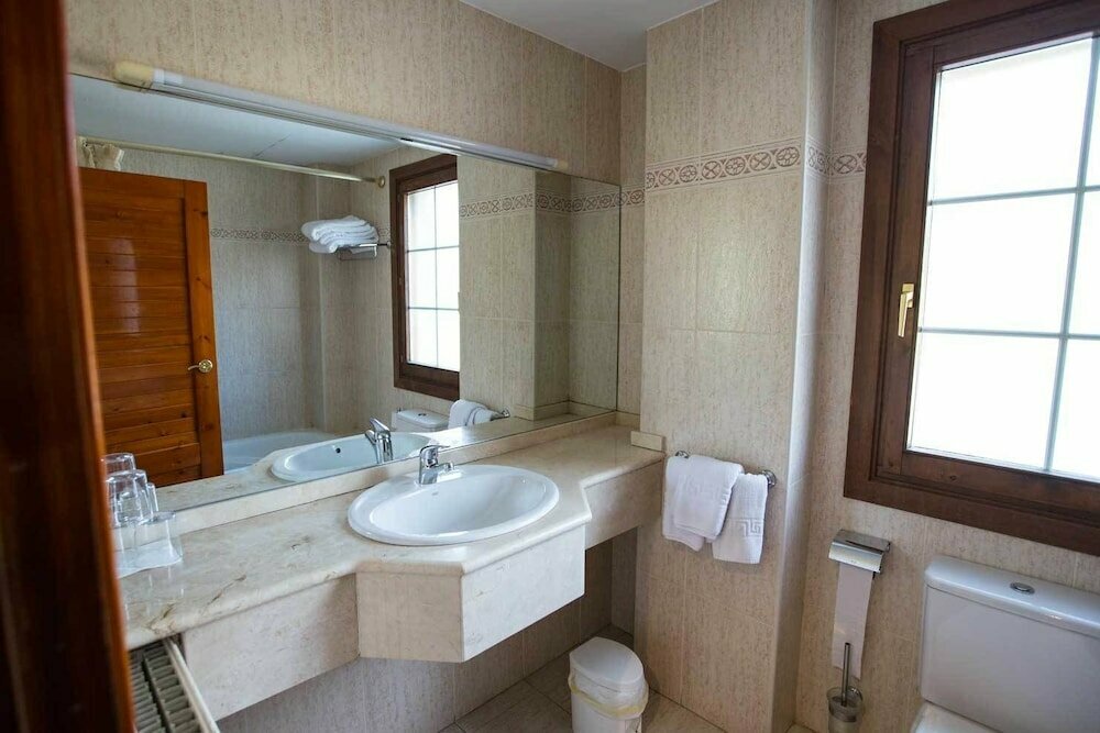 Hotel Hostal Gau-Txori, Foral Community of Navarre, photo