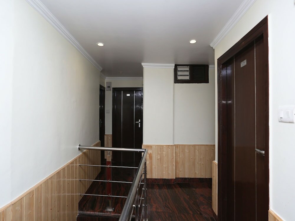 Фото Oyo 27002 H S R Ram Bazaar