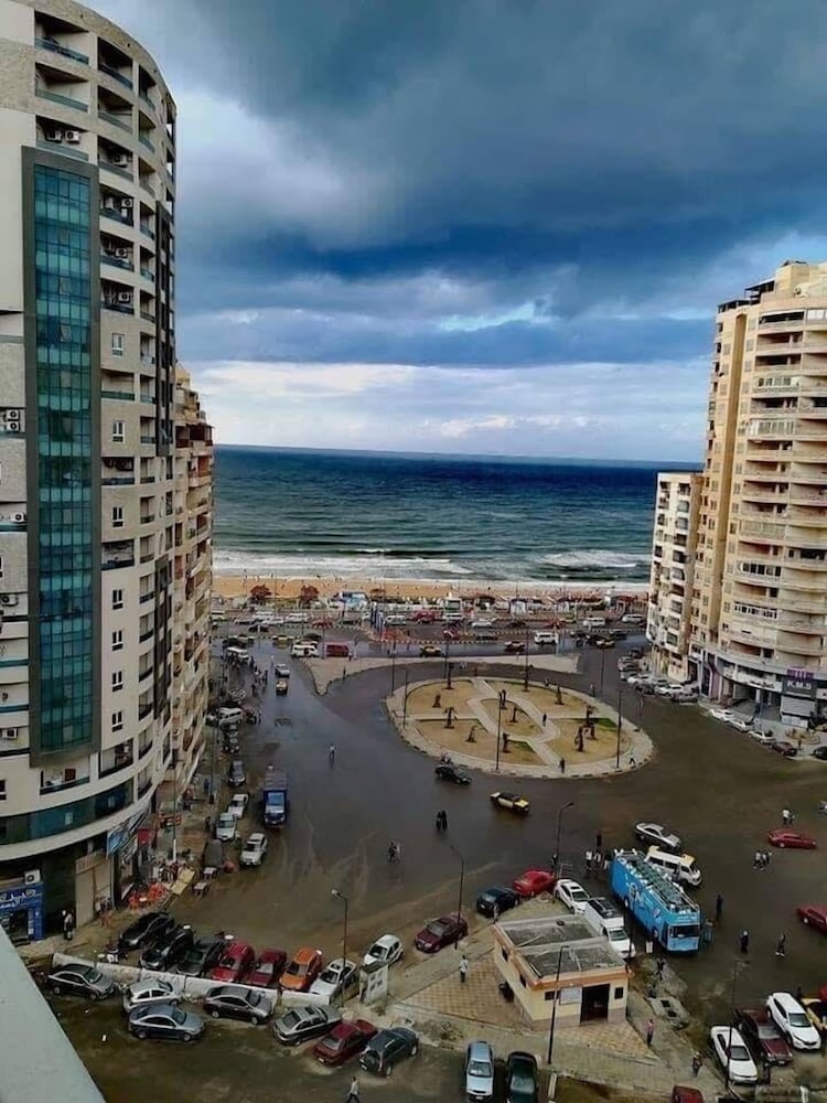 Фото Amazing Apartment Beach View Next Hilton