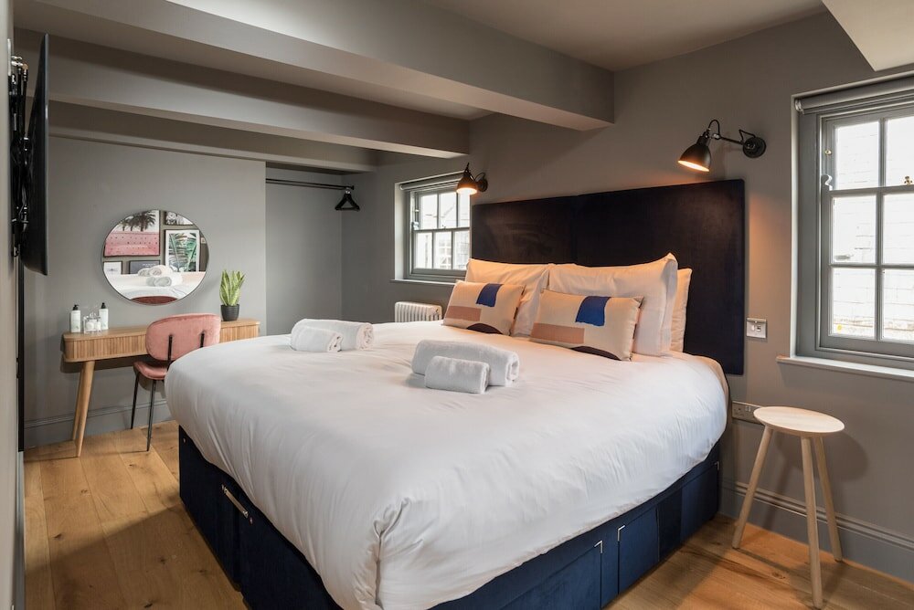 Фото Hiding Space - Trim Street Apartments