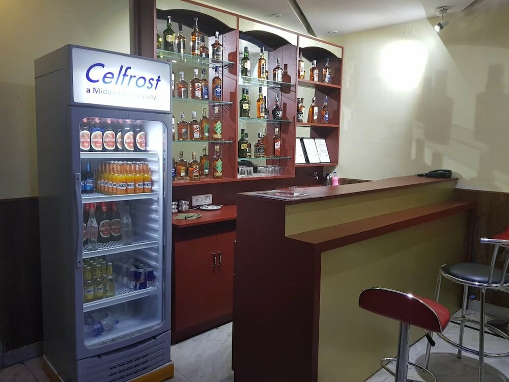 Фото Hotel Lords Highway Inn