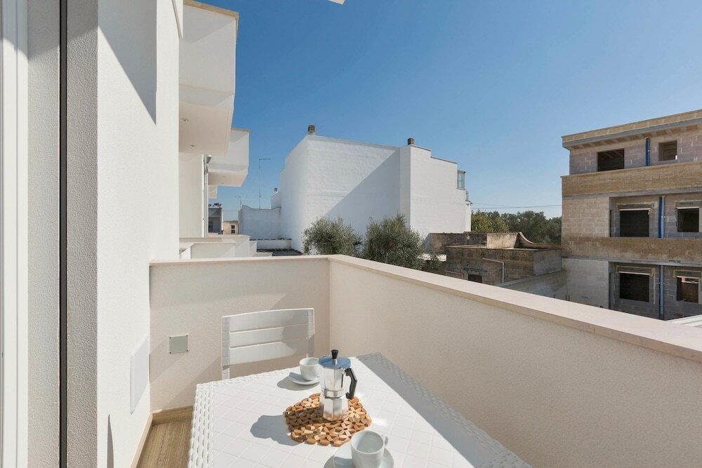 Фото Absolute Suite Apartments