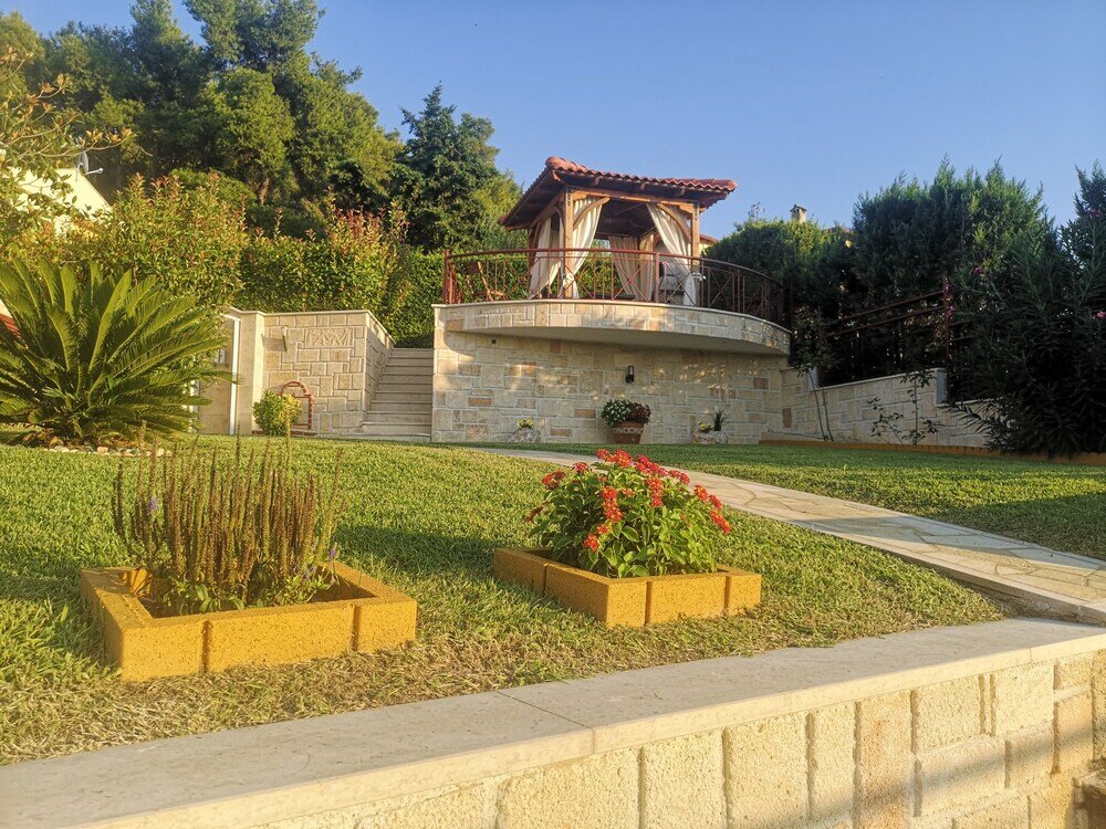 Фото Aracelia Villas with private pools