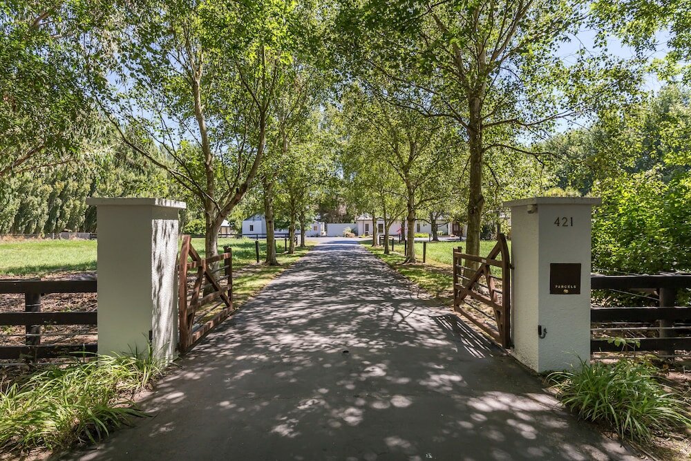 Фото Bond Estate Luxury Accommodation