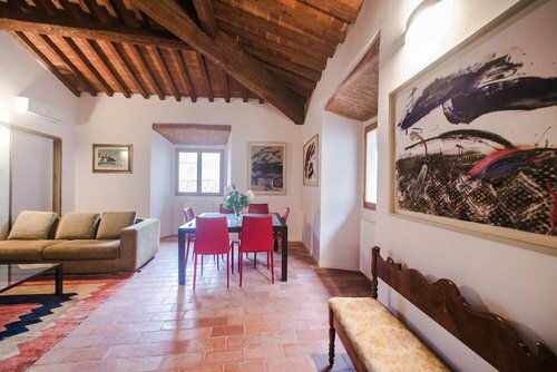 Central Location in Florence Inviting 3bd Apt