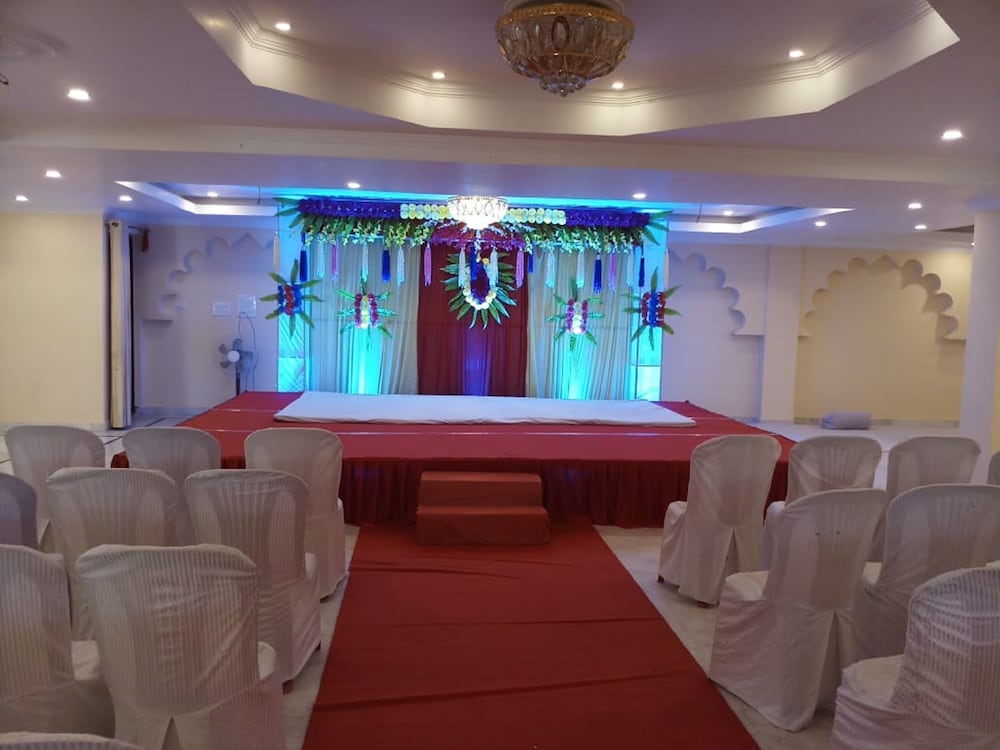 Фото Hotel Khajuraho Temple View